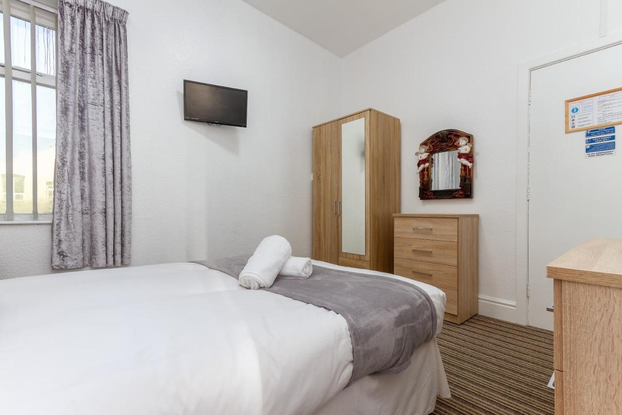 The Sandringham Court Hotel & Apartment Welcoming Large And Small Groups For 15 Years 黑潭 外观 照片
