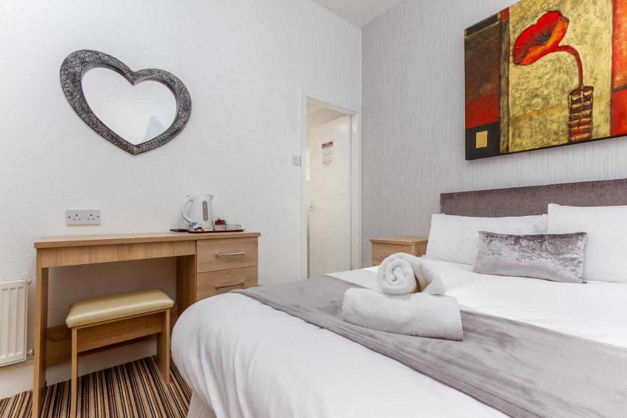 The Sandringham Court Hotel & Apartment Welcoming Large And Small Groups For 15 Years 黑潭 外观 照片