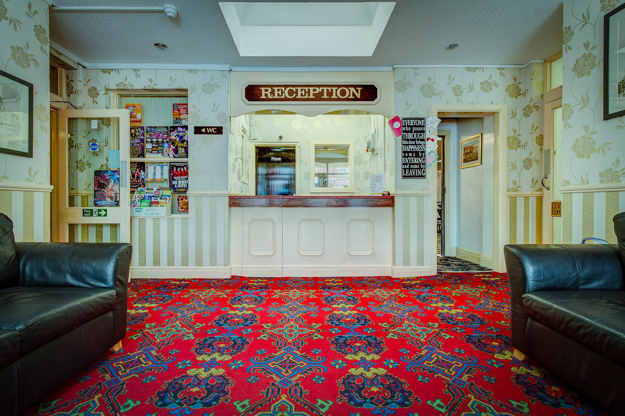 The Sandringham Court Hotel & Apartment Welcoming Large And Small Groups For 15 Years 黑潭 外观 照片